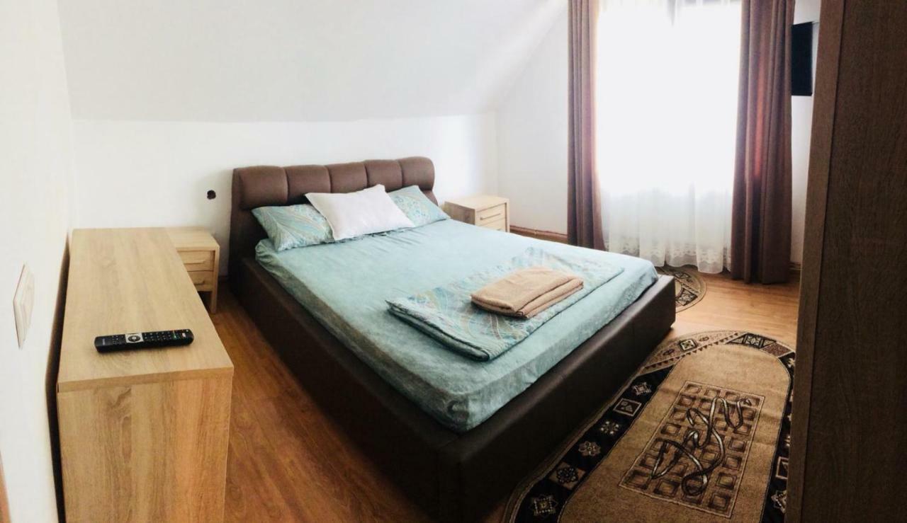 ホテル Casa Paul Vişeu de Sus エクステリア 写真